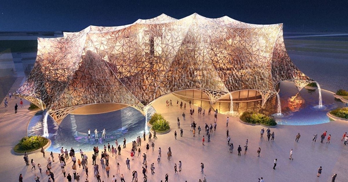 Pavilhão da Expo Osaka com um teto formado por poligonos.